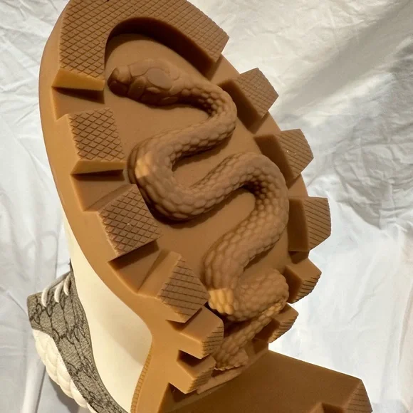 Gucci lace up boots size 38.5 - Picture 9 of 9